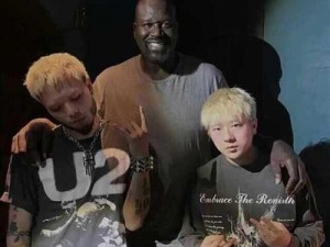 具有独特风格的黑人双人 RAPPER 的特点