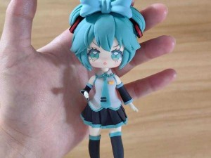 高能手办团新秀：初音未来炫酷登场，小熊饼干皮肤全解析